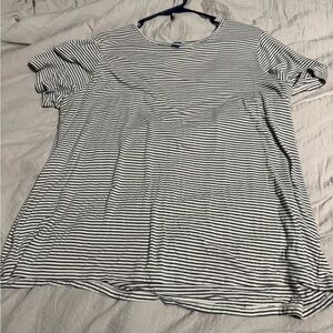 Old Navy Black and White Striped Short Sleeve Tee